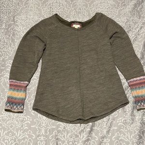 DYLAN Embroidered Sweatshirt S